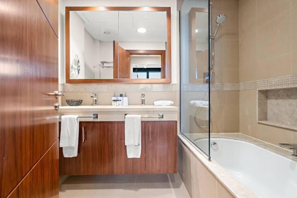 First Class 3br Burj Khalifa & Fountain View * Dubai
