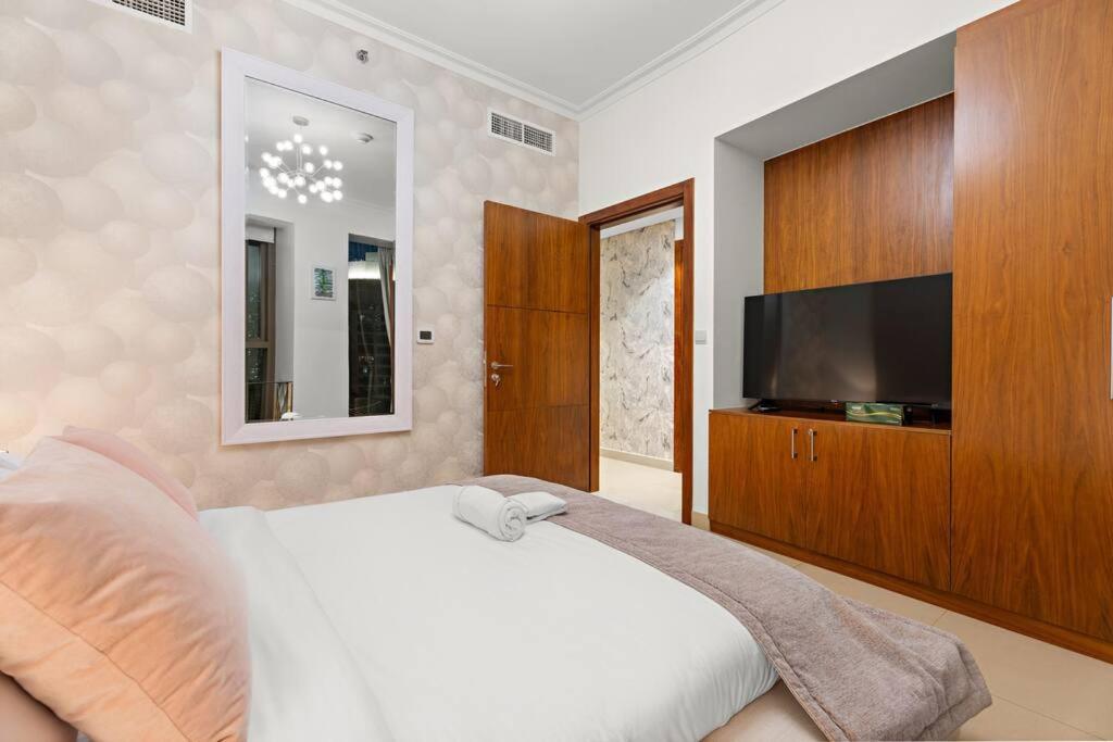 First Class 3br Burj Khalifa & Fountain View Apartment Dubai
